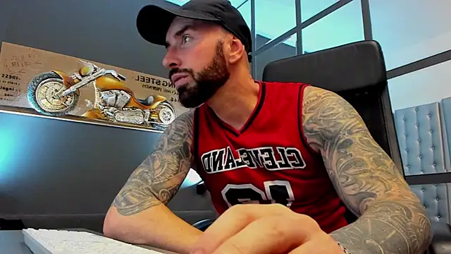 AronGrant online show from November 23, 2025, 11:21 am