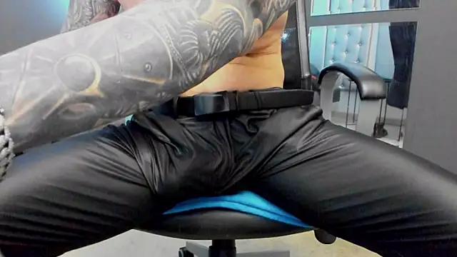 AronGrant online show from March 8, 2026, 9:24 am