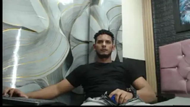 Snapshot of Chris_Dick23 chatting on November 5, 2025, 6:57 am Chris Dick23 online show from November 5, 2025, 6:57 am