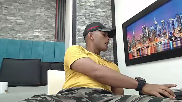 Snapshot of Chris_Dick23 chatting on November 27, 2025, 5:20 am Chris Dick23 online show from November 27, 2025, 5:20 am