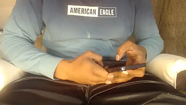 Snapshot of Tecsavy chatting on March 23, 2026, 1:59 pm Tecsavy online show from March 23, 2026, 1:59 pm