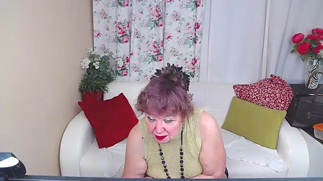 Snapshot of YourHotGranny chatting on March 20, 2025, 11:05 am YourHotGranny online show from March 20, 2025, 11:05 am