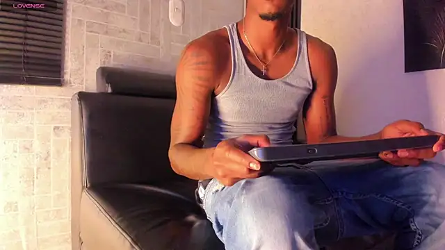 Lil Curved online show from September 21, 2025, 11:34 am