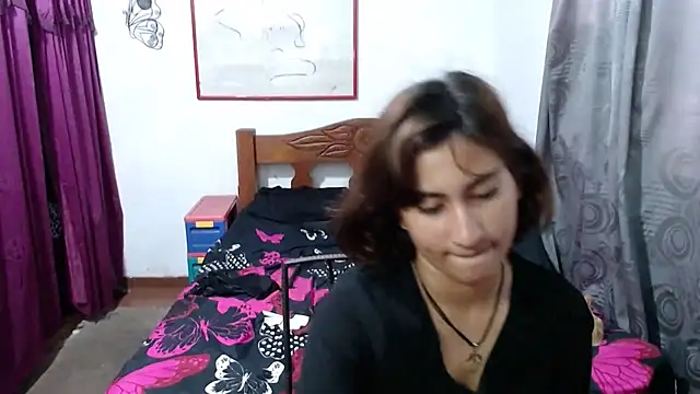 Snapshot of LadyMilk003 chatting on January 3, 2025, 3:33 pm LadyMilk003 online show from January 3, 2025, 3:33 pm