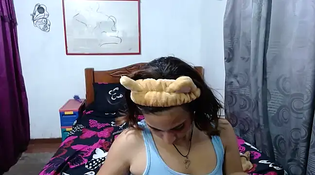 Snapshot of LadyMilk003 chatting on January 4, 2025, 3:49 pm LadyMilk003 online show from January 4, 2025, 3:49 pm