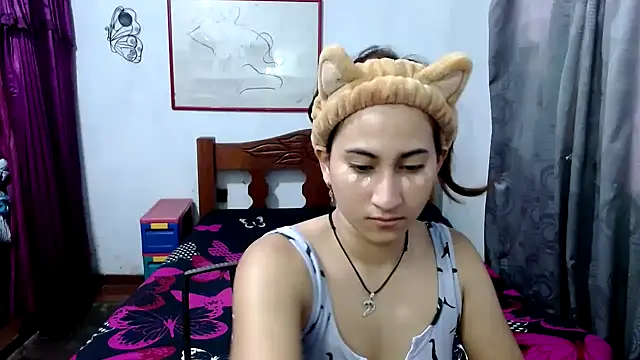 Snapshot of LadyMilk003 chatting on September 13, 2025, 3:01 pm LadyMilk003 online show from September 13, 2025, 3:01 pm