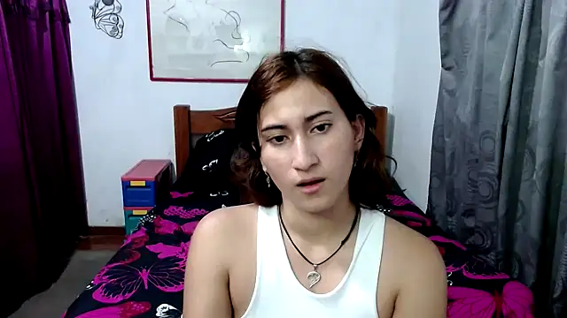 Snapshot of LadyMilk003 chatting on September 15, 2025, 3:45 pm LadyMilk003 online show from September 15, 2025, 3:45 pm