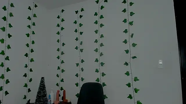 Snapshot of Miaa_Garcia chatting on December 22, 2025, 10:18 pm Miaa Garcia online show from December 22, 2025, 10:18 pm