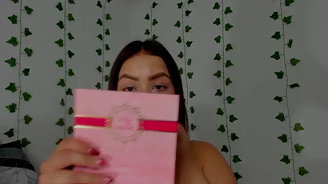 Snapshot of Miaa_Garcia chatting on January 14, 2026, 10:14 pm Miaa Garcia online show from January 14, 2026, 10:14 pm