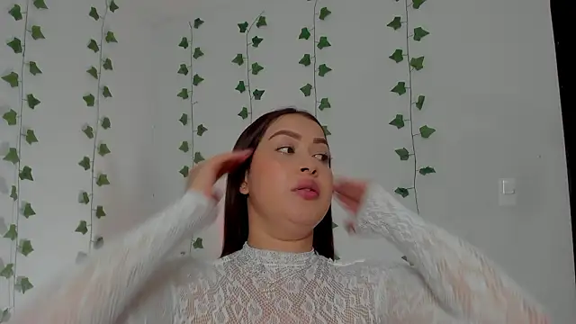 Snapshot of Miaa_Garcia chatting on February 28, 2026, 10:11 pm Miaa Garcia online show from February 28, 2026, 10:11 pm