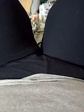 Snapshot of missthickness35_Pika chatting on January 17, 2026, 11:26 am missthickness35 Pika online show from January 17, 2026, 11:26 am