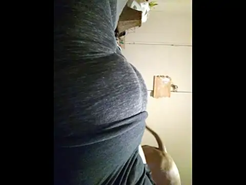 Snapshot of missthickness35_Pika chatting on February 17, 2026, 1:46 am missthickness35 Pika online show from February 17, 2026, 1:46 am