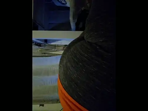 Snapshot of missthickness35_Pika chatting on March 9, 2026, 9:52 pm missthickness35 Pika online show from March 9, 2026, 9:52 pm