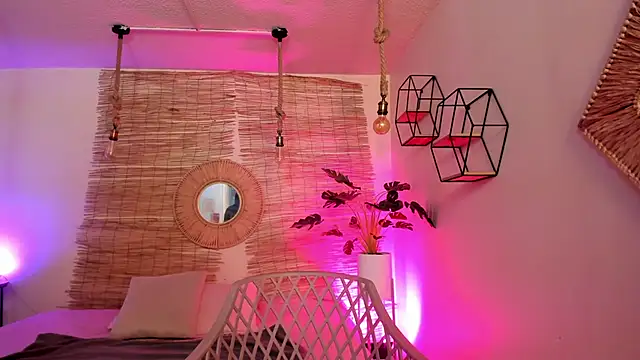 April bowie online show from January 25, 2025, 11:44 am