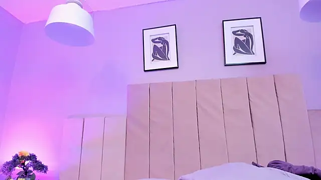 April bowie online show from February 7, 2025, 9:37 pm