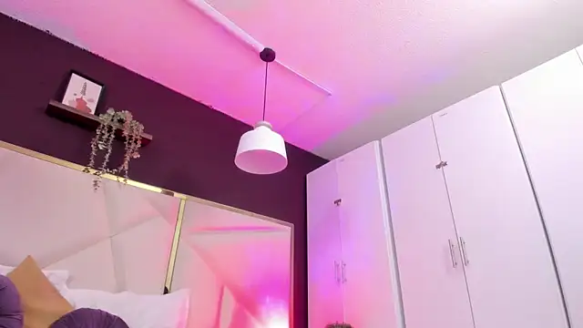 April bowie online show from September 24, 2025, 12:30 pm