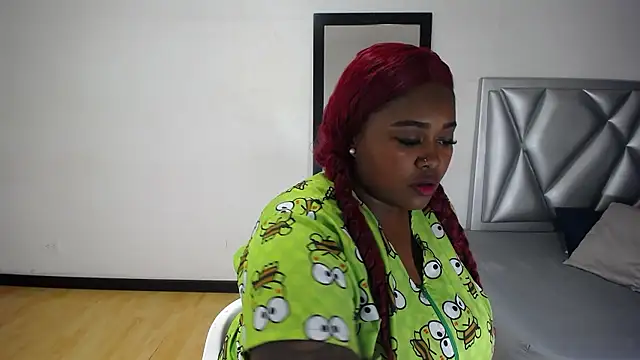 Snapshot of exotic_karmella chatting on January 5, 2026, 9:29 pm exotic karmella online show from January 5, 2026, 9:29 pm