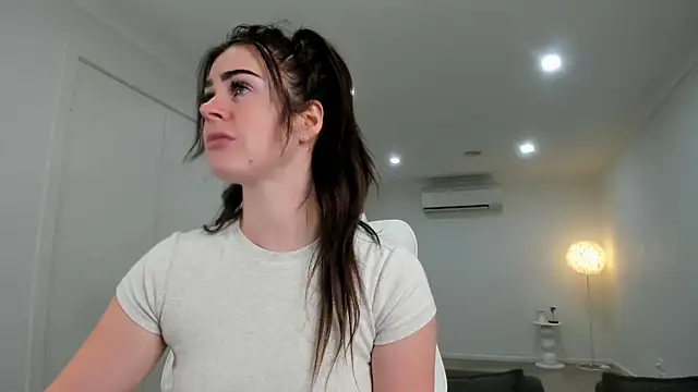 Snapshot of aus_queen chatting on October 26, 2025, 1:44 am aus queen online show from October 26, 2025, 1:44 am