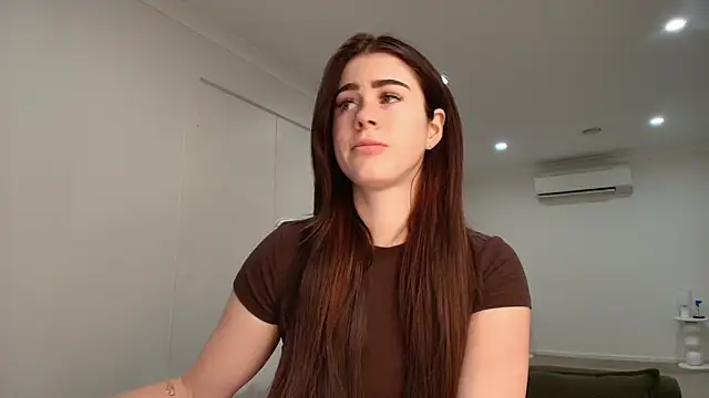 Snapshot of aus_queen chatting on October 28, 2025, 12:14 am aus queen online show from October 28, 2025, 12:14 am