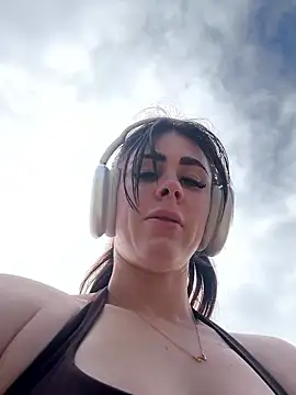 Snapshot of aus_queen chatting on November 9, 2025, 2:10 am aus queen online show from November 9, 2025, 2:10 am