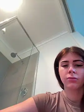 Snapshot of aus_queen chatting on December 20, 2025, 11:23 pm aus queen online show from December 20, 2025, 11:23 pm