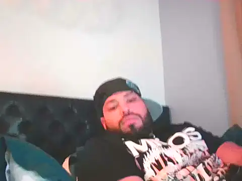Snapshot of yovngBabyG4 chatting on October 24, 2025, 4:09 am yovngBabyG4 online show from October 24, 2025, 4:09 am