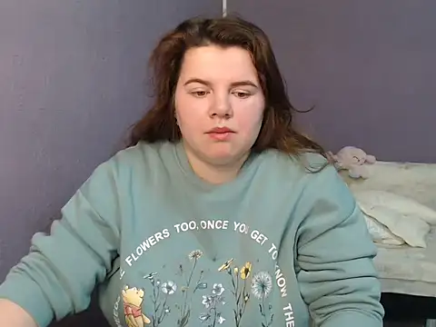 Snapshot of so_shy chatting on October 17, 2025, 7:00 am so shy online show from October 17, 2025, 7:00 am