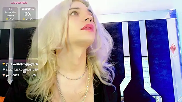 Snapshot of honey_skin chatting on December 22, 2025, 2:30 am honey skin online show from December 22, 2025, 2:30 am