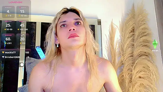 Snapshot of honey_skin chatting on February 13, 2026, 8:38 pm honey skin online show from February 13, 2026, 8:38 pm