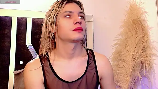 Snapshot of honey_skin chatting on February 22, 2026, 9:02 pm honey skin online show from February 22, 2026, 9:02 pm