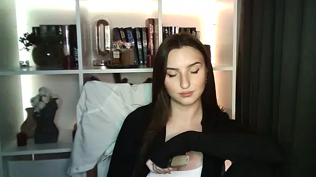 Snapshot of X_Alisa chatting on April 3, 2026, 6:39 pm X Alisa online show from April 3, 2026, 6:39 pm