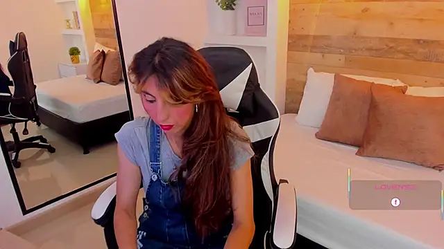 candy summer28 online show from November 22, 2025, 7:02 pm