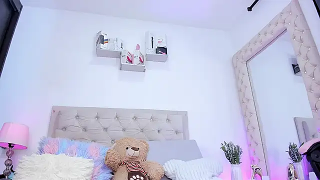 Snapshot of lorennahernandez01 chatting on February 24, 2026, 11:30 am lorennahernandez01 online show from February 24, 2026, 11:30 am