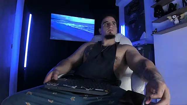 kingbear777 online show from September 15, 2025, 10:43 pm