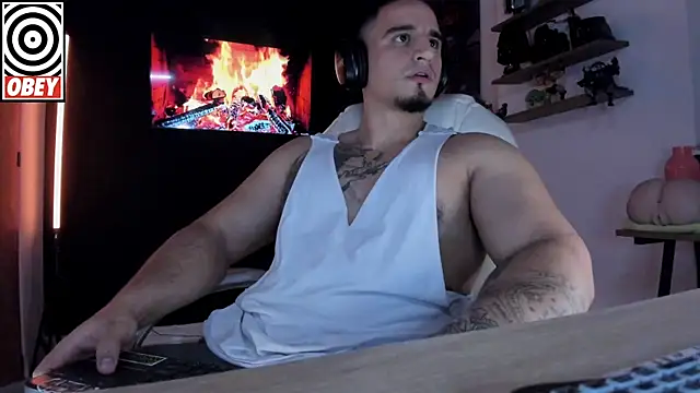 kingbear777 online show from October 2, 2025, 12:17 am