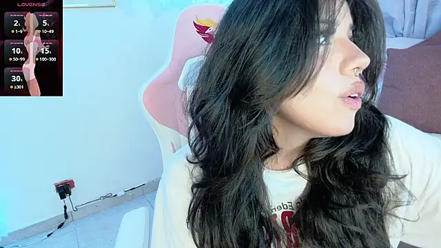 Ag4ta  online show from February 5, 2025, 1:37 am