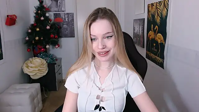 HeyDoraa online show from December 19, 2024, 3:08 pm