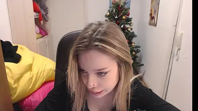 HeyDoraa online show from January 10, 2025, 4:51 pm