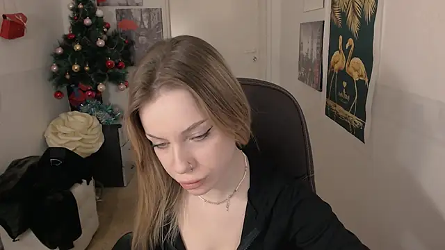 HeyDoraa online show from January 19, 2025, 6:32 pm