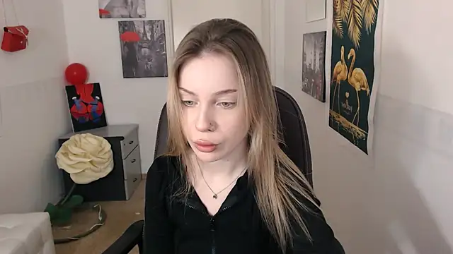 HeyDoraa online show from February 1, 2025, 1:41 pm