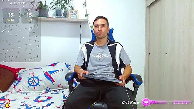 Snapshot of dorian_h_ chatting on October 29, 2025, 10:33 pm dorian h  online show from October 29, 2025, 10:33 pm