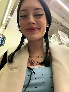 Snapshot of Melissa_crazy chatting on December 19, 2025, 3:41 pm Melissa crazy online show from December 19, 2025, 3:41 pm