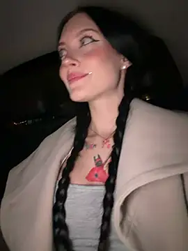 Snapshot of Melissa_crazy chatting on January 15, 2026, 4:00 pm Melissa crazy online show from January 15, 2026, 4:00 pm