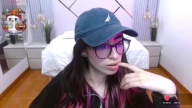 LenaRoses online show from October 18, 2025, 8:42 pm