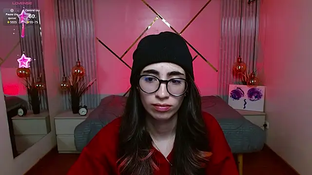 LenaRoses online show from May 22, 2026, 9:09 pm