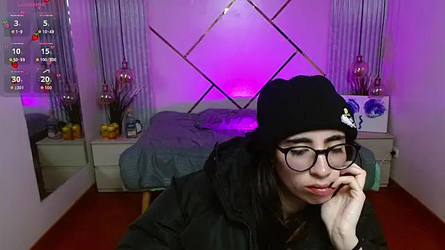 LenaRoses online show from July 4, 2026, 7:31 pm