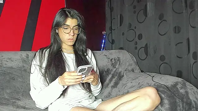 Snapshot of Chaminela_27 chatting on February 15, 2025, 12:01 pm Chaminela 27 online show from February 15, 2025, 12:01 pm