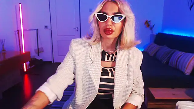 Snapshot of beauty_chl0e chatting on December 8, 2024, 12:18 am beauty chl0e online show from December 8, 2024, 12:18 am