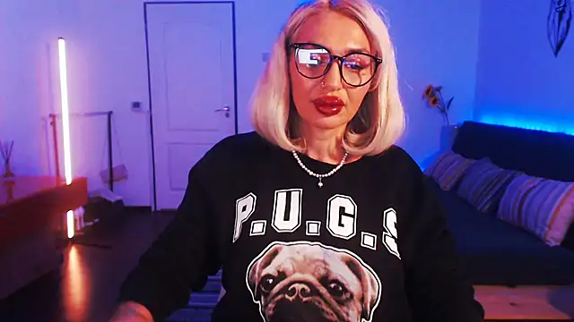 Snapshot of beauty_chl0e chatting on December 14, 2024, 7:36 pm beauty chl0e online show from December 14, 2024, 7:36 pm