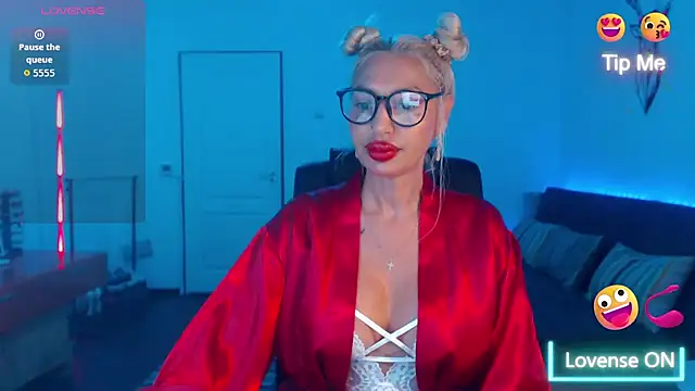 Snapshot of beauty_chl0e chatting on September 10, 2025, 7:03 pm beauty chl0e online show from September 10, 2025, 7:03 pm